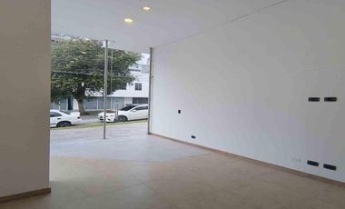 LOCAL COMERCIAL EN ARRIENDO EN GUAYACANES/MANIZALES
