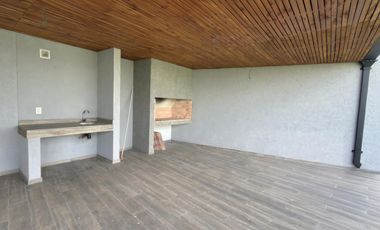 Casa en Venta 4 amb a la Laguna Barrio San Sebastian G.B.A Zona Norte
