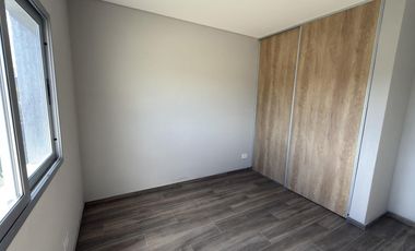 Casa en Venta 4 amb a la Laguna Barrio San Sebastian G.B.A Zona Norte