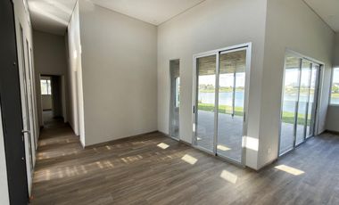Casa en Venta 4 amb a la Laguna Barrio San Sebastian G.B.A Zona Norte