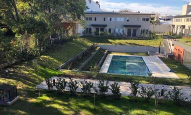 DUPLEX EN COMPLEJO DE CATEGORIA