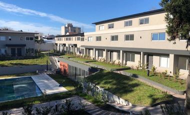 DUPLEX EN COMPLEJO DE CATEGORIA