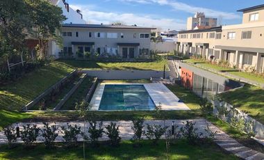 DUPLEX EN COMPLEJO DE CATEGORIA