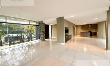 ALQUILER / Casa en Guillermo E Hudson