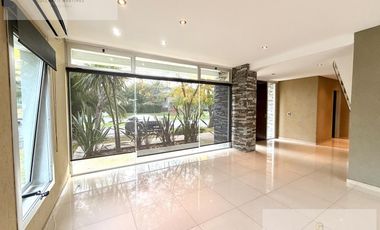 ALQUILER / Casa en Guillermo E Hudson
