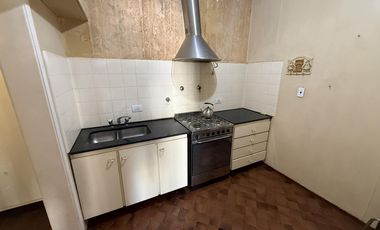 Casa 3 ambientes con Cochera y Patio en Venta - Wilde