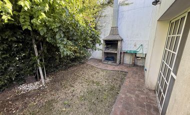Casa 3 ambientes con Cochera y Patio en Venta - Wilde