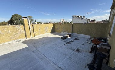 Casa 3 ambientes con Cochera y Patio en Venta - Wilde