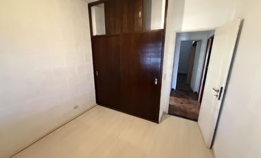 Casa 3 ambientes con Cochera y Patio en Venta - Wilde
