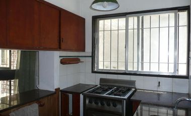 CASA EN ADROGUE EN EXCELENTE UBICACION