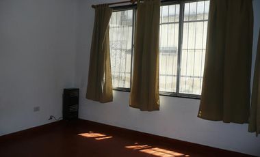 CASA EN ADROGUE EN EXCELENTE UBICACION