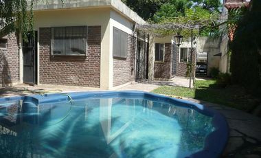 CASA EN ADROGUE EN EXCELENTE UBICACION