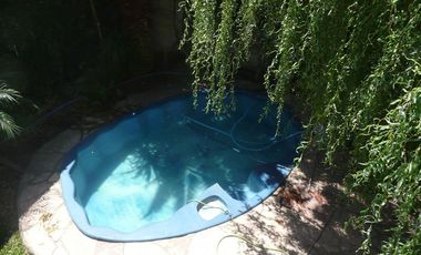 CASA EN ADROGUE EN EXCELENTE UBICACION