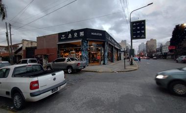 Locales en esquina
