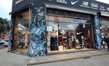 Locales en esquina