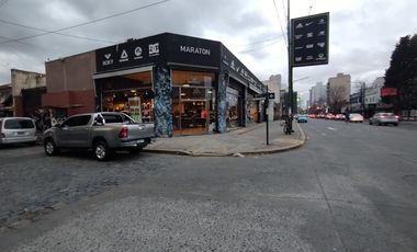 Locales en esquina