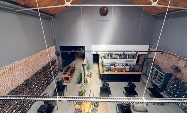 local comercial con espacio aéreo, oficinas, entrada vehicular, Lourdes