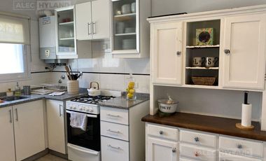 Casa tríplex en alquiler, en barrio cerrado, en Victoria, San Fernando.