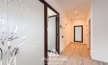 Semipiso 3 amb al frente con Balcón terraza y COCHERA - Plaza Mitre