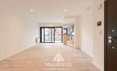 Semipiso 3 amb al frente con Balcón terraza y COCHERA - Plaza Mitre