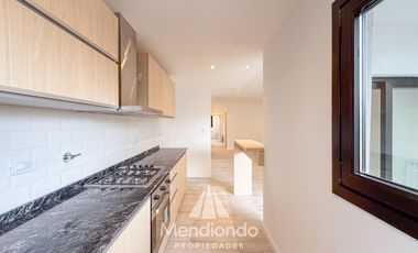 Semipiso 3 amb al frente con Balcón terraza y COCHERA - Plaza Mitre