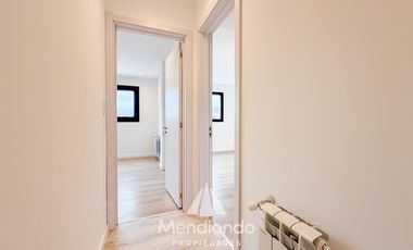 Semipiso 3 amb al frente con Balcón terraza y COCHERA - Plaza Mitre
