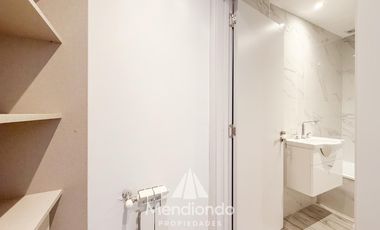 Semipiso 3 amb al frente con Balcón terraza y COCHERA - Plaza Mitre