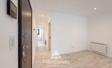 Semipiso 3 amb al frente con Balcón terraza y COCHERA - Plaza Mitre