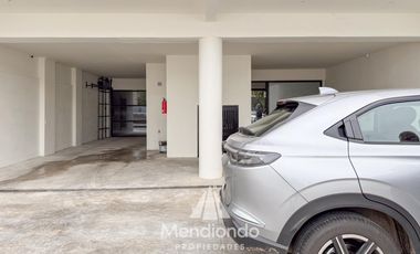 Semipiso 3 amb al frente con Balcón terraza y COCHERA - Plaza Mitre