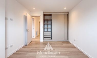 Semipiso 3 amb al frente con Balcón terraza y COCHERA - Plaza Mitre