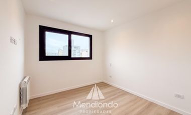 Semipiso 3 amb al frente con Balcón terraza y COCHERA - Plaza Mitre