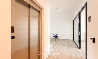 Semipiso 3 amb al frente con Balcón terraza y COCHERA - Plaza Mitre
