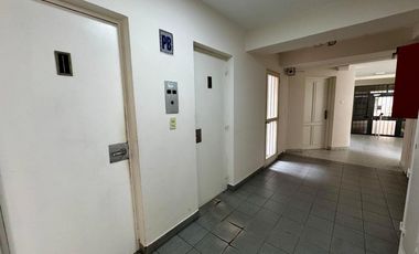 Departamento en pleno centro al frente de supermercado Vea