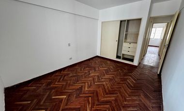 Departamento en pleno centro al frente de supermercado Vea