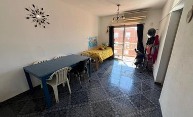 Departamento en  venta de 2 ambientes con balcón - Sarandí
