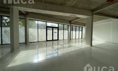 Local Comercial en alquiler Apto Gastronómico con 17 metros de frente - Beccar