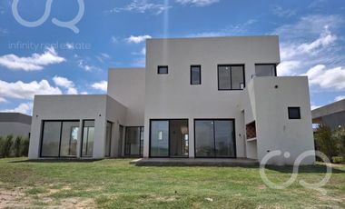 Casa en San Sebastian en AREA 7, A ESTRENAR