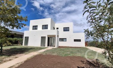 Casa en San Sebastian en AREA 7, A ESTRENAR