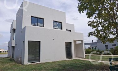 Casa en San Sebastian en AREA 7, A ESTRENAR