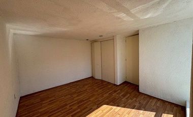 Renta casa en privada con vigilancia las 24 horas cerca Av. Observatorio