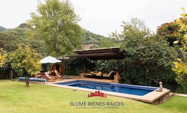 Renta casa en Malinalco, con alberca y gran jardín