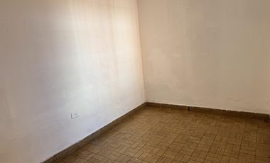 Casa de 4 habitaciones en avenida avellaneda al 600