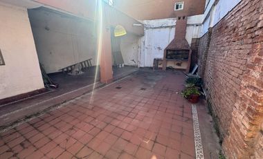 Casa de 4 habitaciones en avenida avellaneda al 600