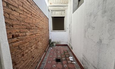 Casa de 4 habitaciones en avenida avellaneda al 600
