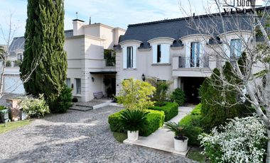 Casa a Laguna en Barrio Los Castores Nordelta - 12 Ambientes
