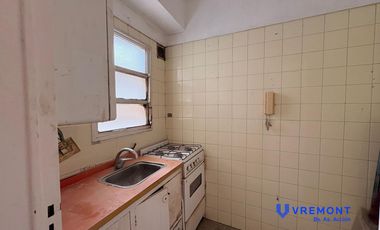 Alquiler de departamento monoambiente con balcón en el barrio de Congreso.