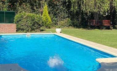 Casa en alquiler AMOBLADO Echeverria Del Lago