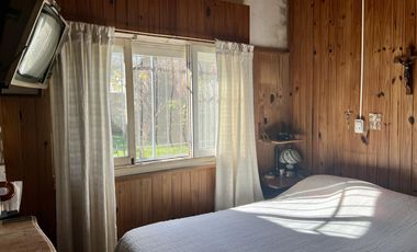 Casa en venta en el pueblo - Dos dormitorios un baño - Excelente ubicación