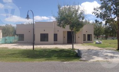 Casa en venta -  Barrio Haras del Sur II