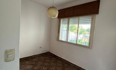 OPORTUIDAD DE IVERSION , DPTO 3 DORMITORIOS CON COCHERA ZONA CENTRO